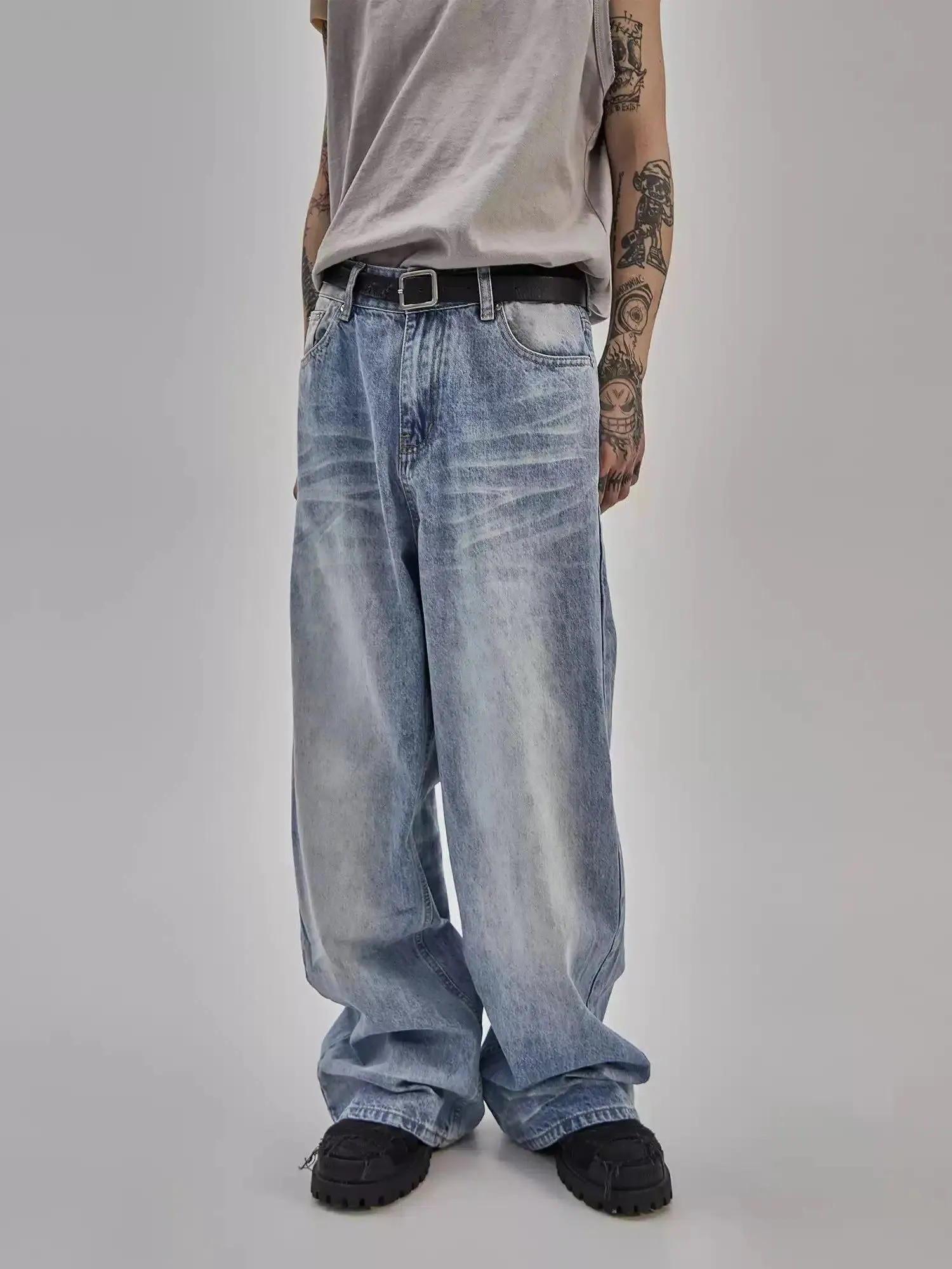 Classic Washed Wide Cut Jeans