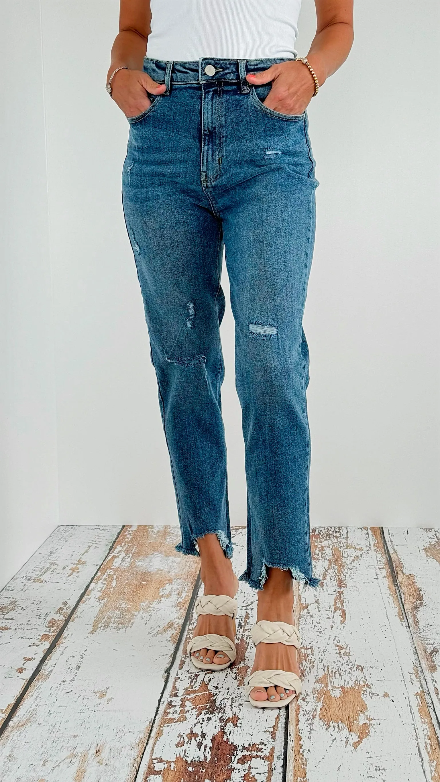 Distressed Capri Jean