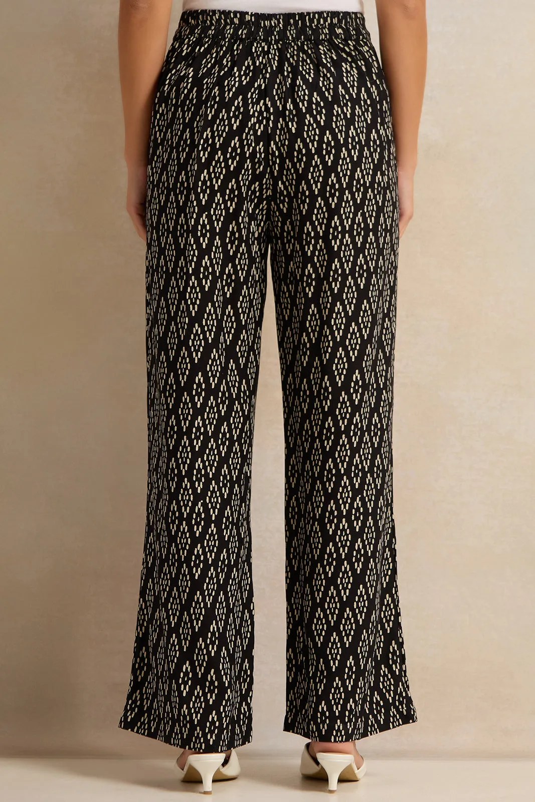 Women Black Printed  Wide Leg Trouser